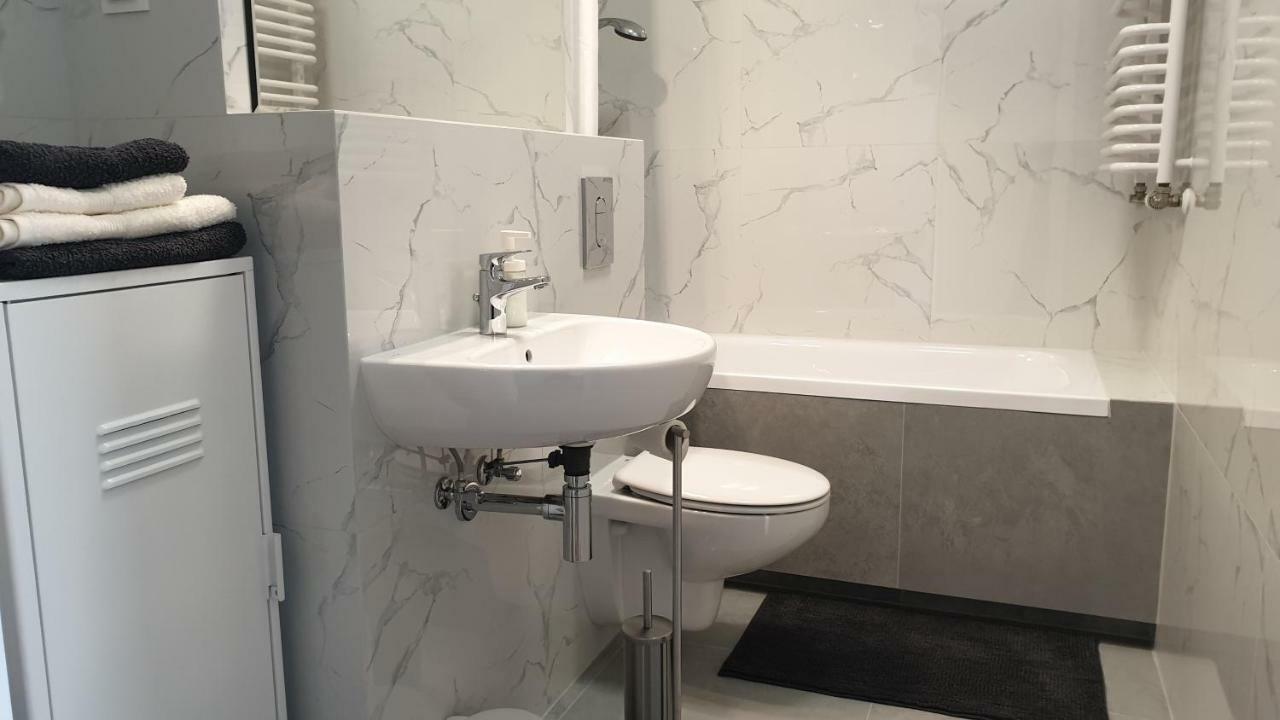 Quo Vadis Apartment ワルシャワ エクステリア 写真